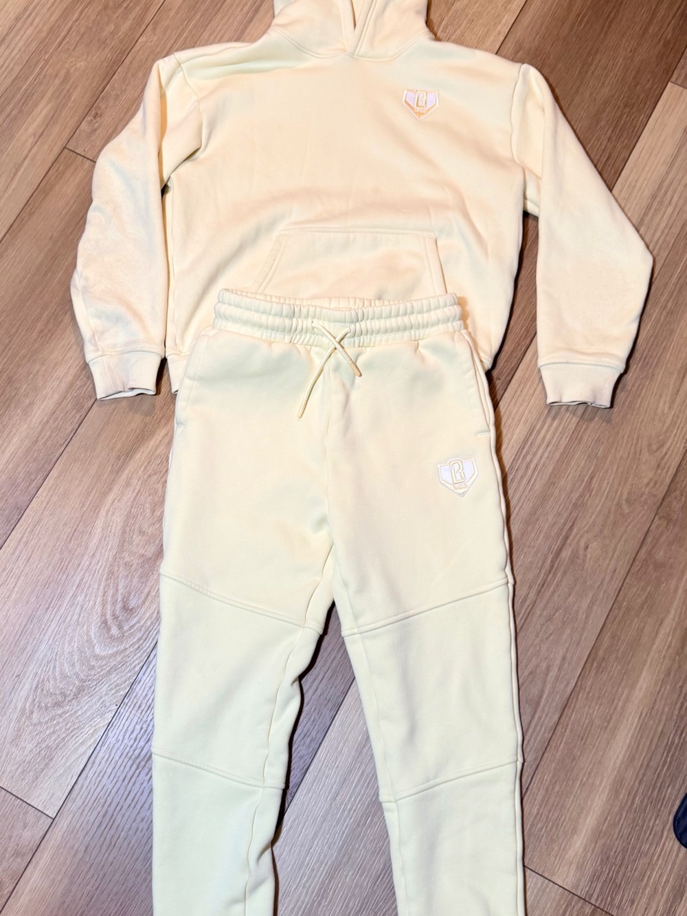 Baseball Lifestyle 101 Youth yellow Jogger set- Size Large